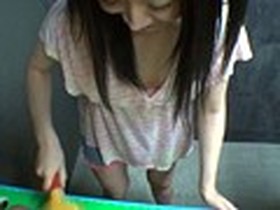 モグラ叩き胸チラ　サンプル画像02